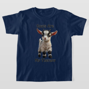 Baby Geit met pluizige vacht en heldere expressie T-shirt