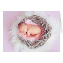 Baby Girl in haar nest