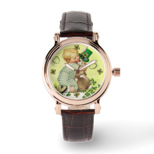 BABY HUGGING RABBIT IRISH ST. PATRICK'S DAY PARTY HORLOGE