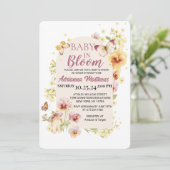 Baby In Bloom Baby Shower Invitation (Debout devant)