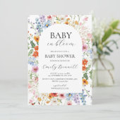 Baby in Bloom Baby Shower Invitation  (Debout devant)