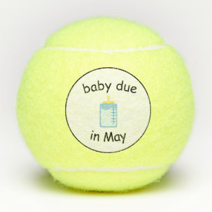 Baby in mei tennisballen