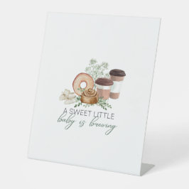 Baby is aan het brouwen reclamebord met voetstuk