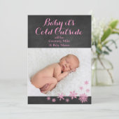 Baby It's Cold Outside Holiday Carte photo en rose (Debout devant)