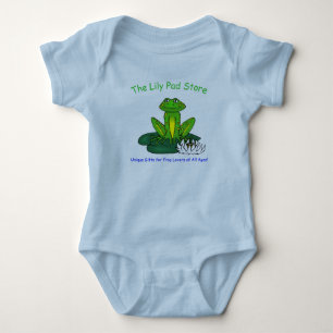 Baby kikker op een waterlelieblauw rompertje romper
