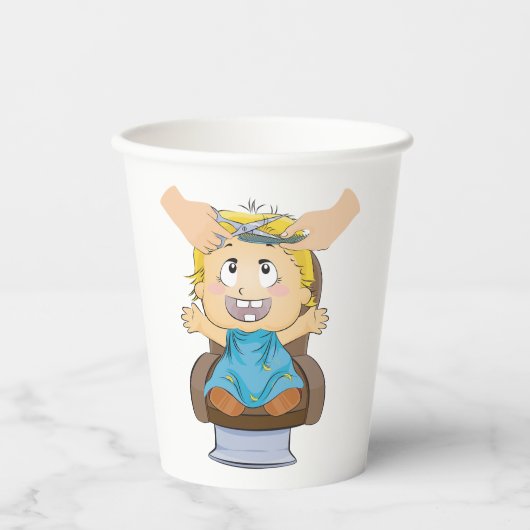 Baby krijgt kapsel Grappige Kinder kapperszaak Papieren Bekers (Voorkant)