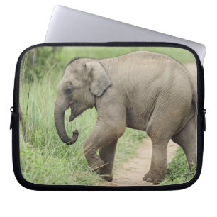 Baby Olifant volgt de moeder, Corbett Laptop Sleeve