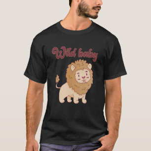 Baby op dag één vechtdag gevierde levende dieren t-shirt
