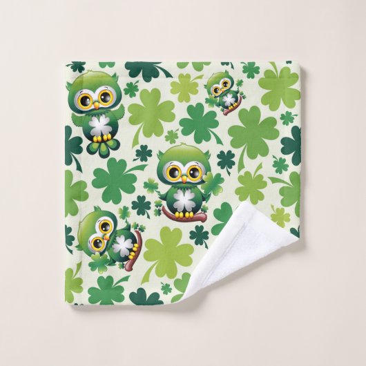 Baby Owl Cute St Patrick Cartoon (Gant de toilette)