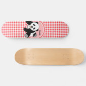 Baby Panda; Rode en Witte Gingham Skateboard (Horizontaal)