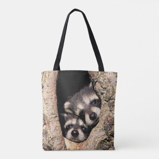 Baby Raccoons Peeking out of Tree Draagtas (Achterkant)