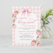 Baby shower de fraise Coquette Bow Invitation (Debout devant)