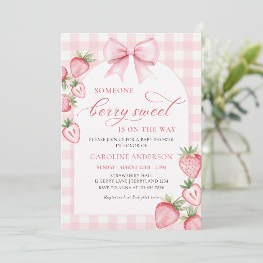 Baby shower de fraise Coquette Bow Invitation (Debout devant)