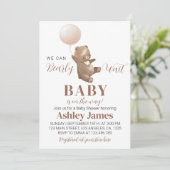Baby shower de l'ours en peluche Invitation Boloon (Debout devant)