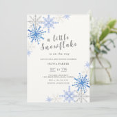 Baby shower d'hiver des flocons bleus Invitation (Debout devant)