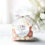 Baby shower d'hiver père Noël Baby Christmas<br><div class="desc">Calligraphie adorable avec des flocons de neige,  invitation à la douche pour bébé sur le thème de l'hiver. Facile à personnaliser avec vos détails. Vérifiez la collection pour rechercher les éléments correspondants comme cartes de boîtier.</div>
