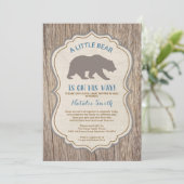 Baby shower d'ours rustique par Mail Invitation Bo (Debout devant)