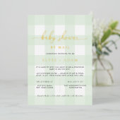 Baby shower En vichy Vert Par Mail Foil Invitation (Debout devant)