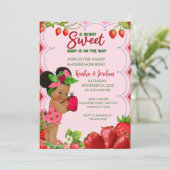 Baby shower fraise Afro Invitation Ame africaine (Debout devant)
