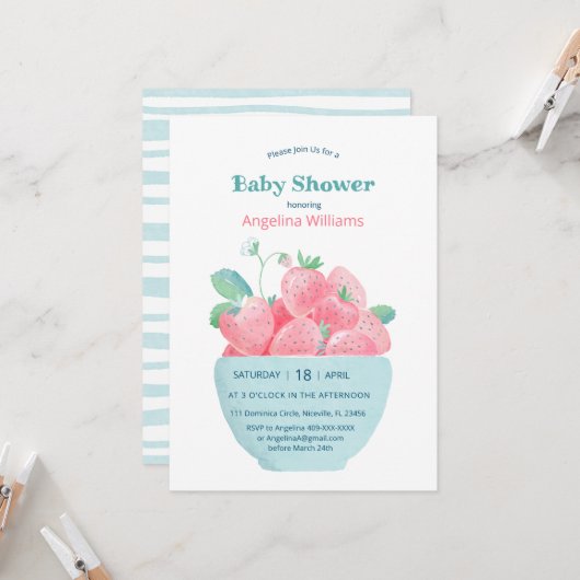 Baby shower invitation avec fraises mignonnes (Devant/Arrière en situation)