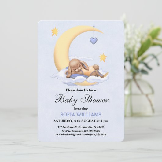 Baby shower invitation avec lapin. (Debout devant)