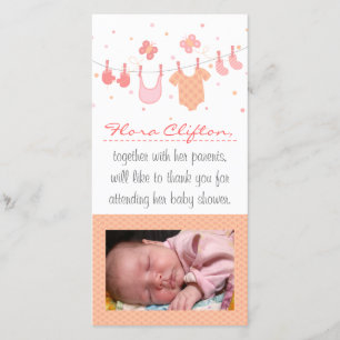 Baby shower Merci : Vêtements de bébé sur une cord