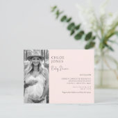 Baby shower moderne Maman Photo Blush Invitation (Debout devant)