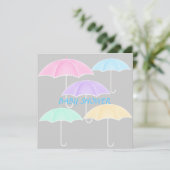 Baby shower parapluie invitation bleue et grise (Debout devant)