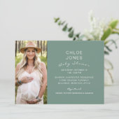Baby shower simple moderne Photo Sage Invitation (Debout devant)