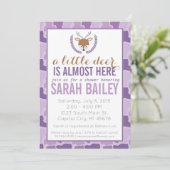 Baby shower violet Camo Little Deer Invitation (Debout devant)