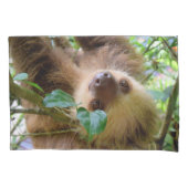 Baby Sloth Kussensloop (Voorkant)
