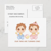 Baby Twins First Birthday Boy and Girl Invitation Briefkaart (Voorkant / Achterkant)