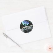 Baby uilen onder het maanlicht ronde sticker (Envelop)