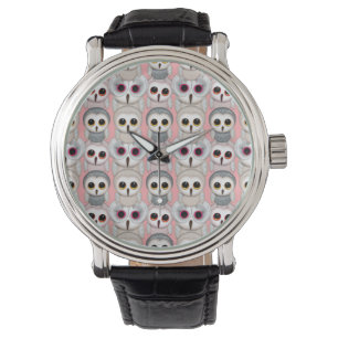Baby-uilen op lichtroze achtergrondpatroon horloge
