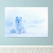 Baby White Artic Fox bij sneeuw Canvas Afdruk (Insitu (Houten vloer))