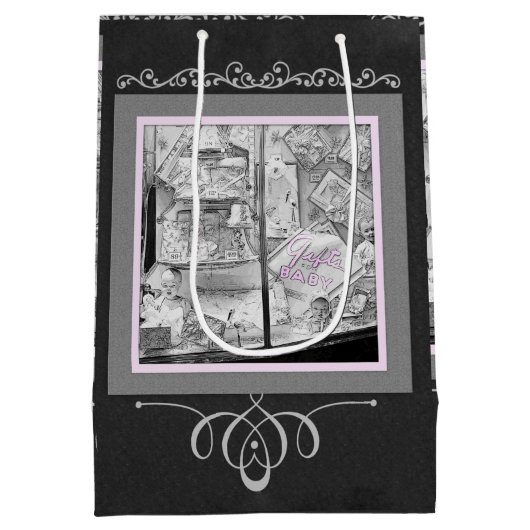 Baby Winkelkleding van 1930: Dolls Medium Cadeauzakje (Achterkant)