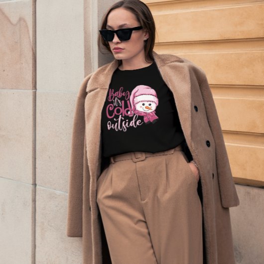 Baby Zijn Koude Buiten Sneeuwman Kerstmis roze T-shirt