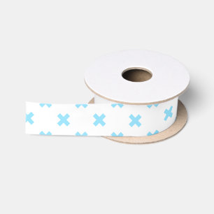 Babyblauwe kruisstiften op wit lint