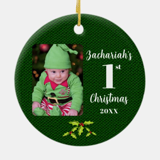 Baby's 1e Kerstmis Groene Faux Stof Rond Keramisch Ornament (Achterkant)