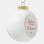 Baby's Eerste Kerst Aangepaste Naam Keramische Bal Ornament (Links)