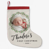 Baby's Eerste Kerstfoto Krans Naam Keepsake Kleine Kerstsok (Voorkant)