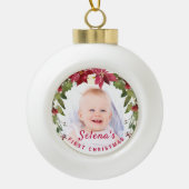 Baby's eerste kerstman Holly Wreath Photo Keepomwi Keramische Bal Ornament (Voorkant)