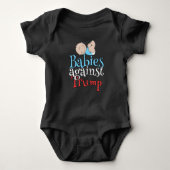 Baby's tegen Trump Romper (Voorkant)