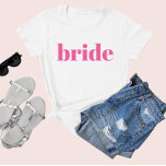 Bachelorette moderne mariée rose-rose<br><div class="desc">Fun, rose flirt avec simple bloc vertical lettering à donner à chaque invité à la fête de la bachelorette. Joli gardien de la faveur pour votre équipe de mariée préférée ! Message-moi si vous voulez quelque chose de différent de ce que vous voyez ici-heureux de créer quelque chose de personnalisé...</div>