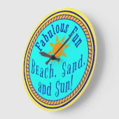 BACK, ZAND, EN ZON! FABULOUS FUN SUNNY ARTIJ GROTE KLOK (Hoek)