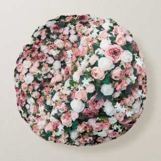 Background of bright colorful artificial flowers.  rond kussen