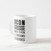 Bacon omdat zelfs vegetariërs grappige helden nodi koffiemok (Voorkant links)