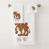 Bactrian Camel Design Monogrammed (En situation)