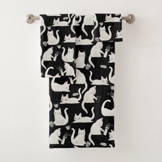 Bad Cats Knocking Stuff Over, White Cats on Black (En situation)