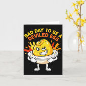 Bad Day To Be A Deviled Egg Funny Thanksgiving Din Kaart (Gele Bloem)